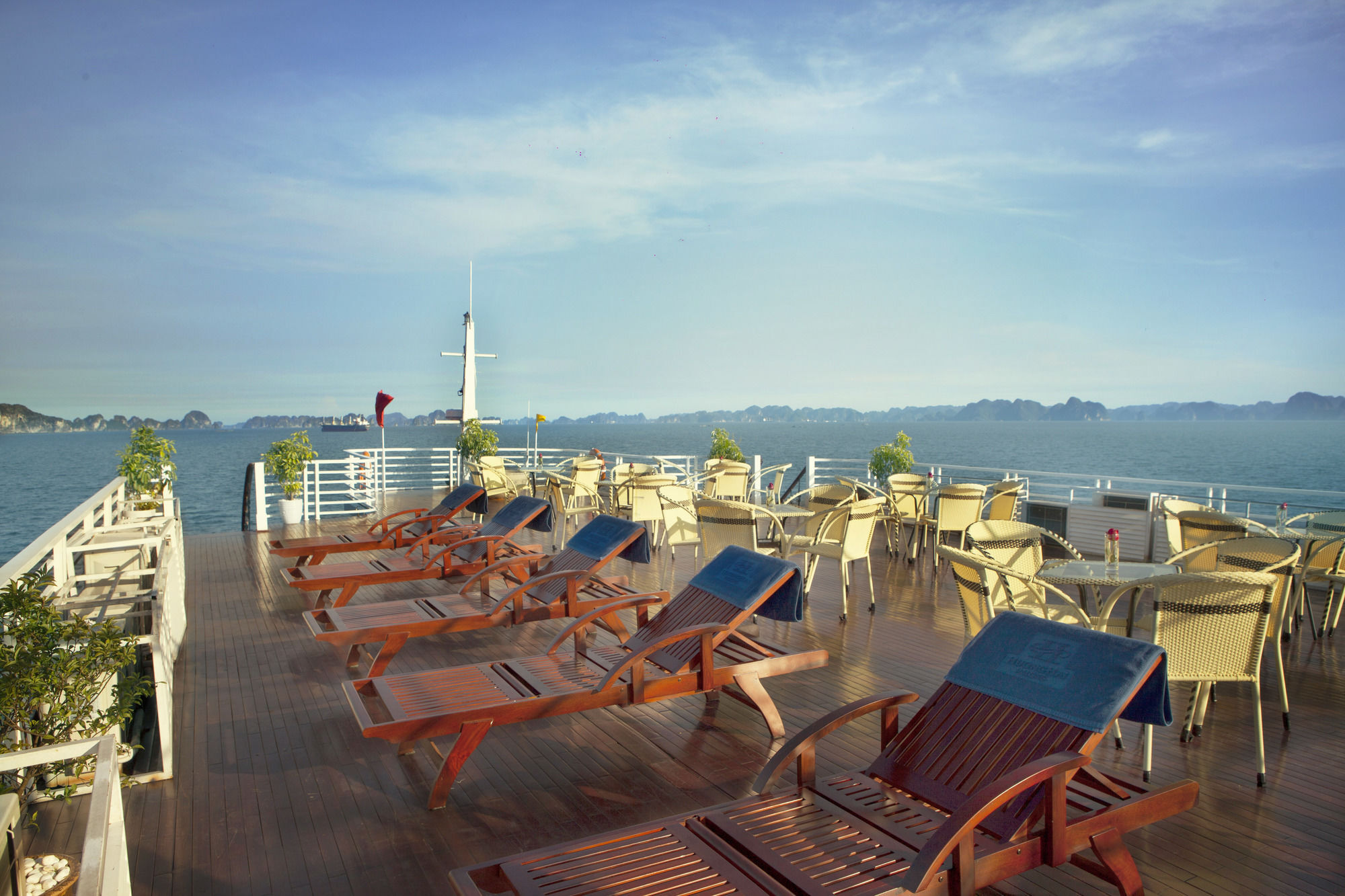 Huong Hai Sealife Cruise ฮาลอง ภายนอก รูปภาพ
