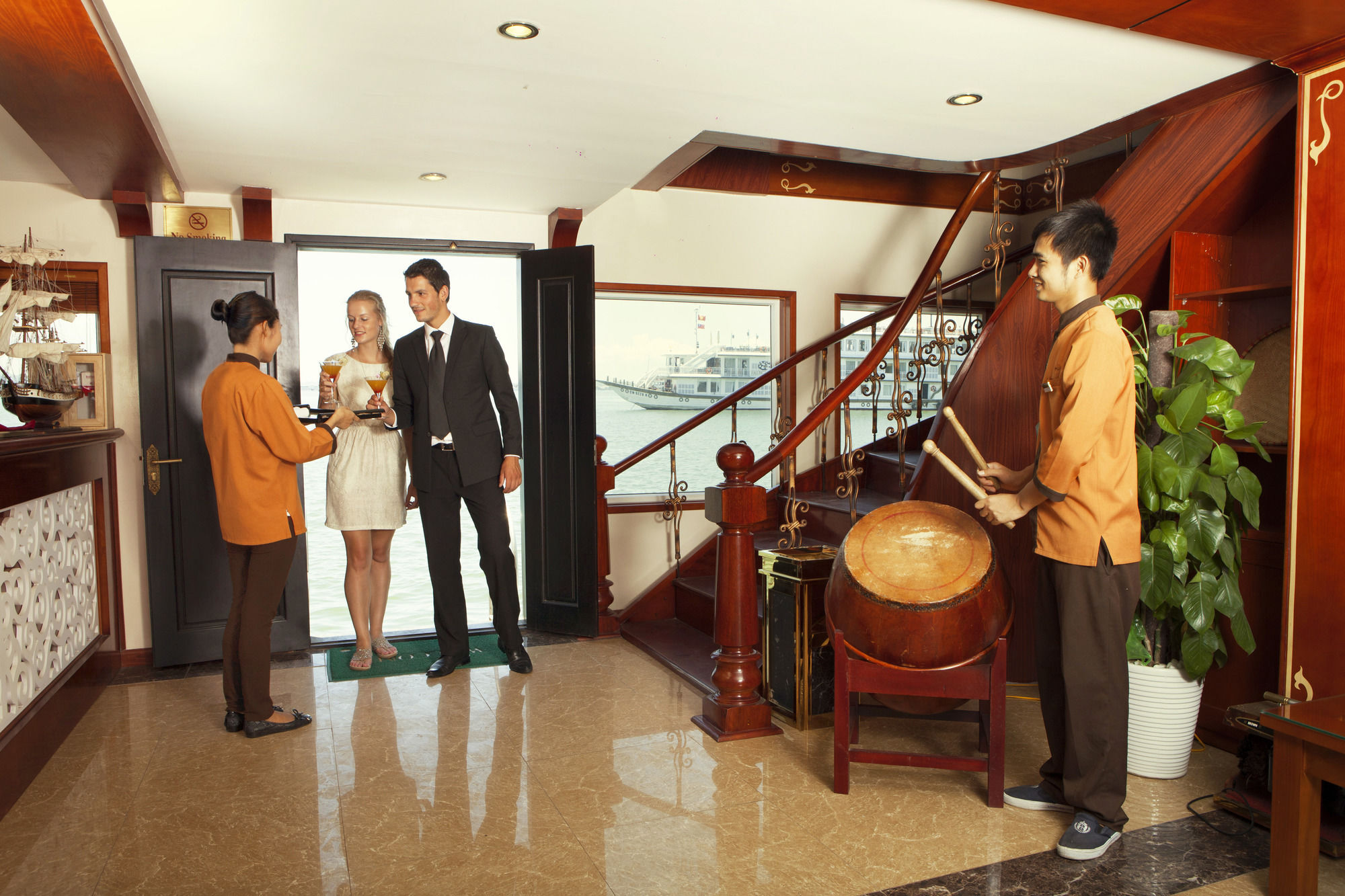 Huong Hai Sealife Cruise ฮาลอง ภายนอก รูปภาพ