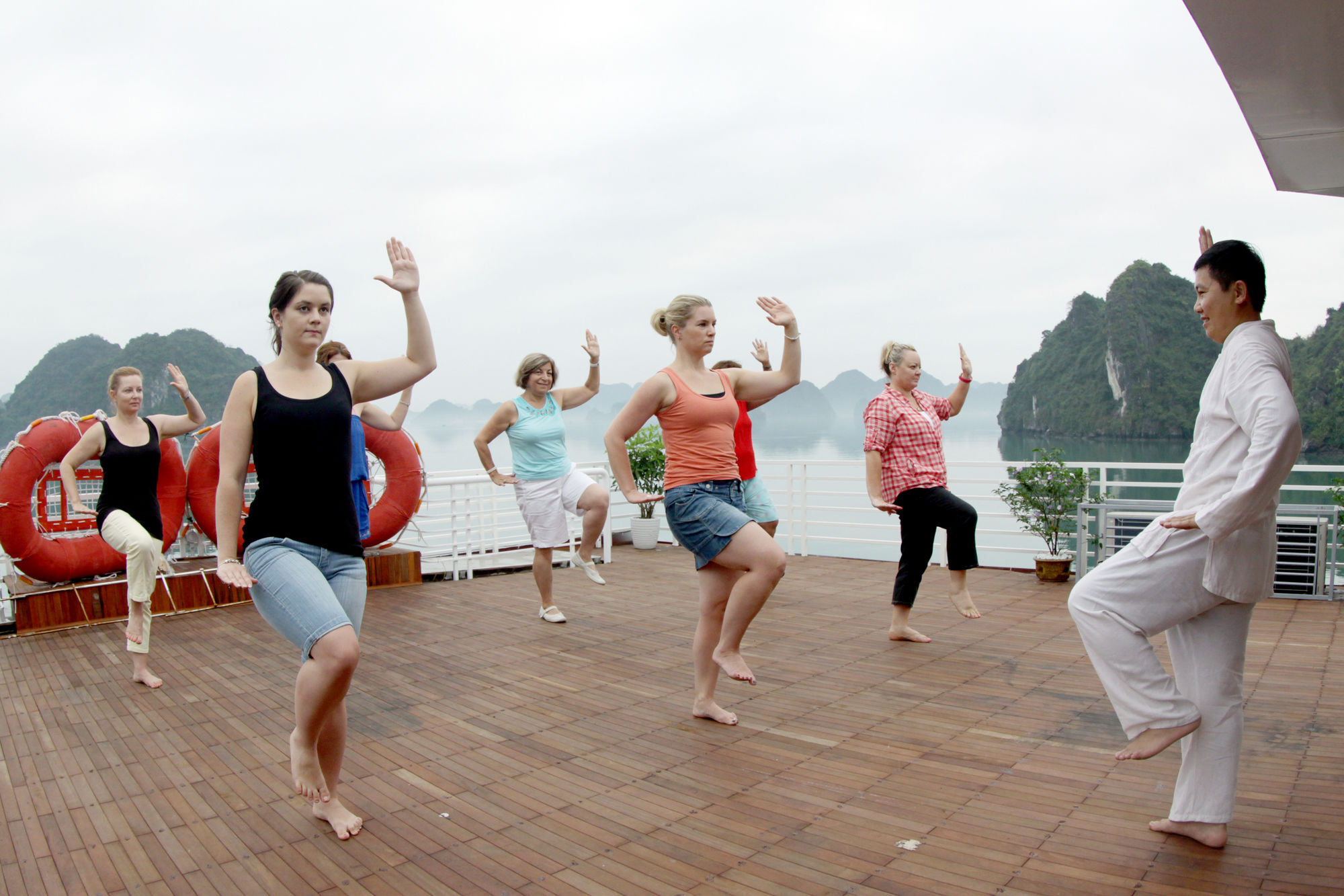 Huong Hai Sealife Cruise ฮาลอง ภายนอก รูปภาพ