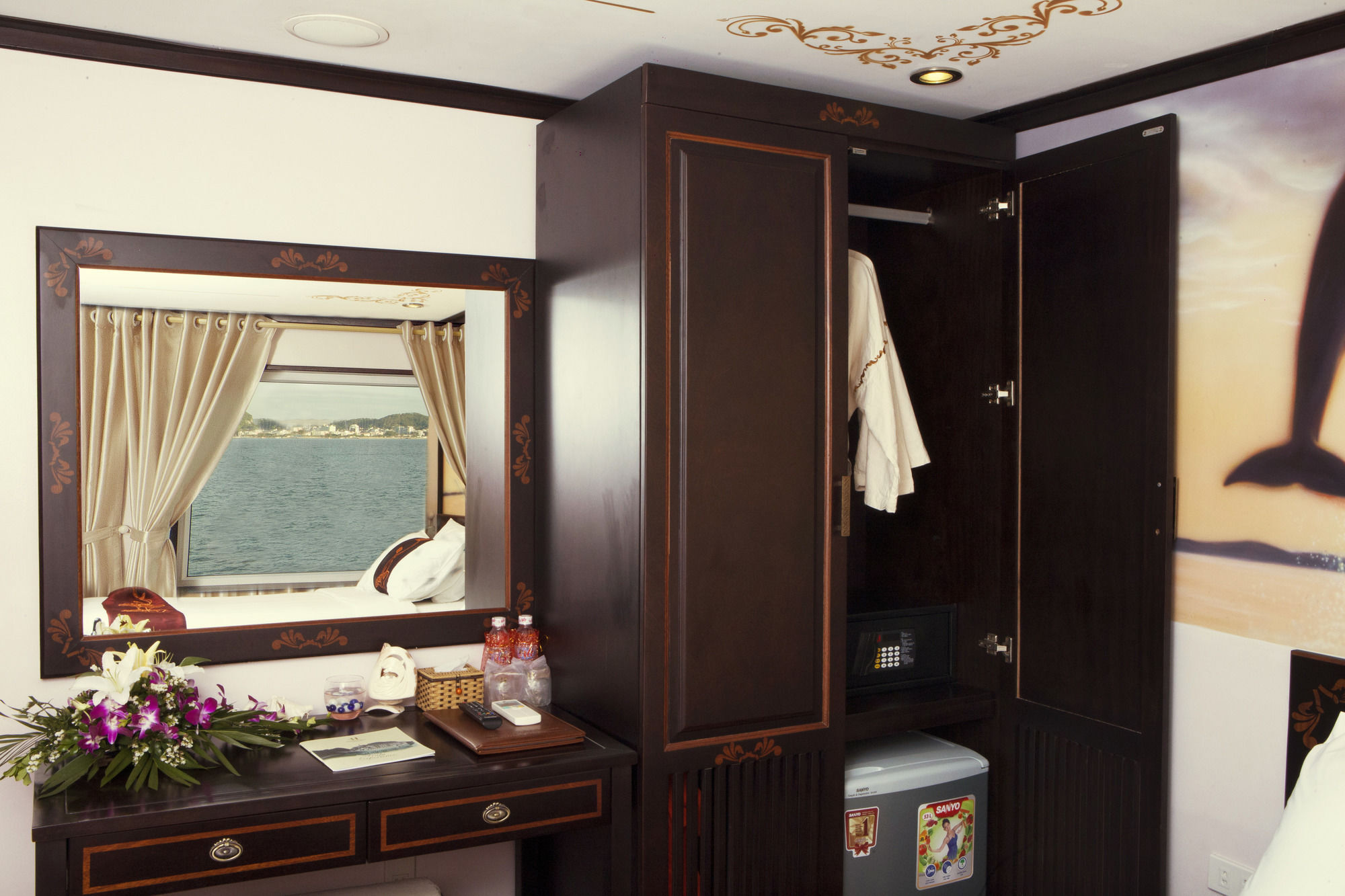 Huong Hai Sealife Cruise ฮาลอง ภายนอก รูปภาพ